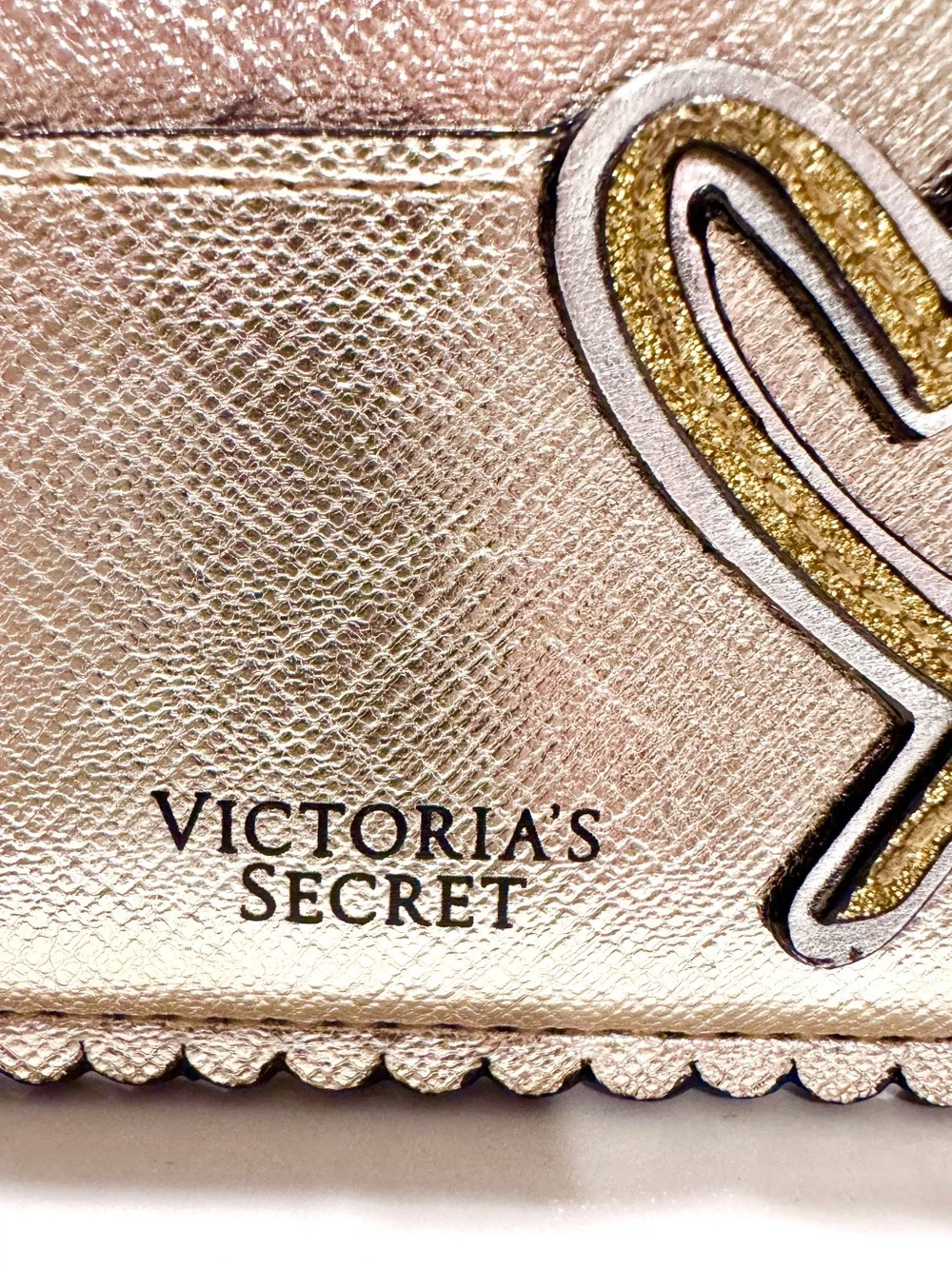 Victoria's Secret Gold Metallic Cardholder, Wallet and Heart Keychain EUC - Picture 8 of 10